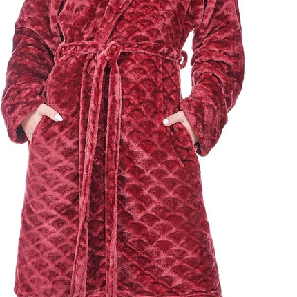 Women’s plush fleece kimono robe with pockets in light pink, knee-length cozy bathrobe