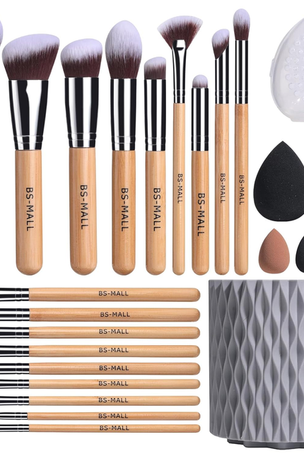  Makeup Brushes Premium Synthetic Foundation Powder Concealers Eye Shadows 18 Pc