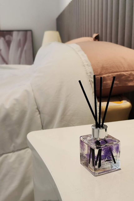 Reed Diffuser Set with Sticks Lavender Aromatherapy Oil Scent Diffuser for Home 