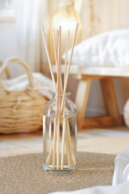 Crisp White Linen Reed Diffuser Gift Set | with Citrus, Ozone, Ylang-Ylang, Lili