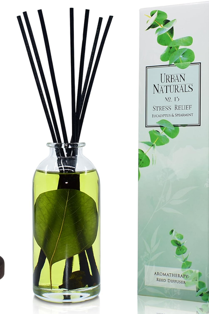 Crisp White Linen Reed Diffuser Gift Set | with Citrus, Ozone, Ylang-Ylang, Lili